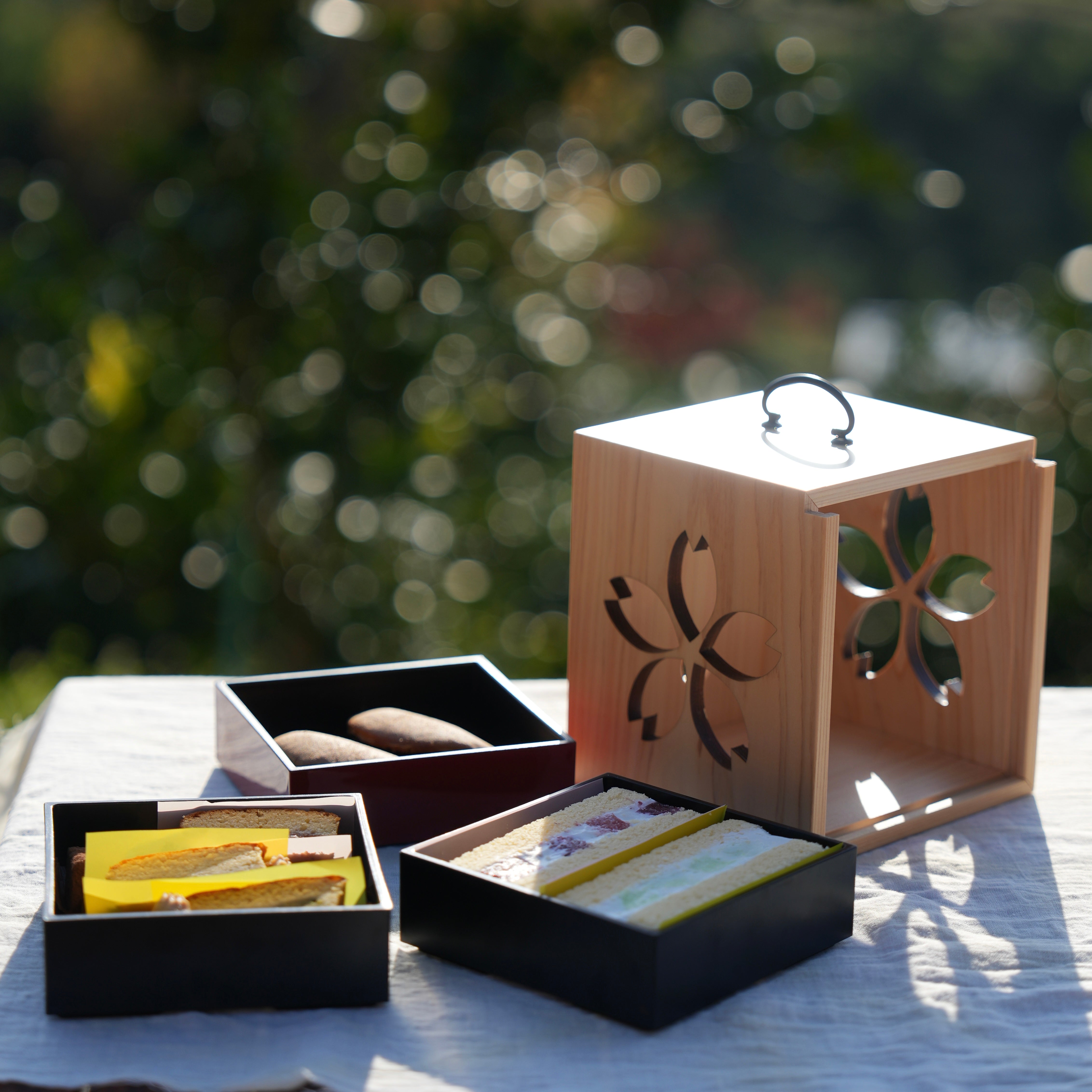 遊山箱 (桜)