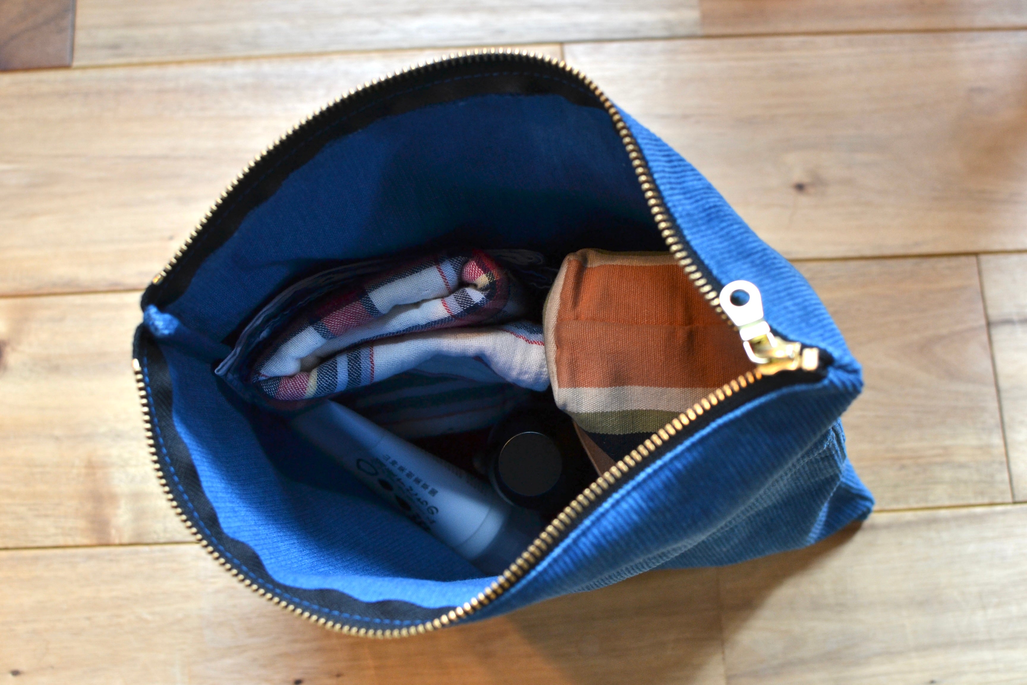 Travel pouch -Indigo dye-