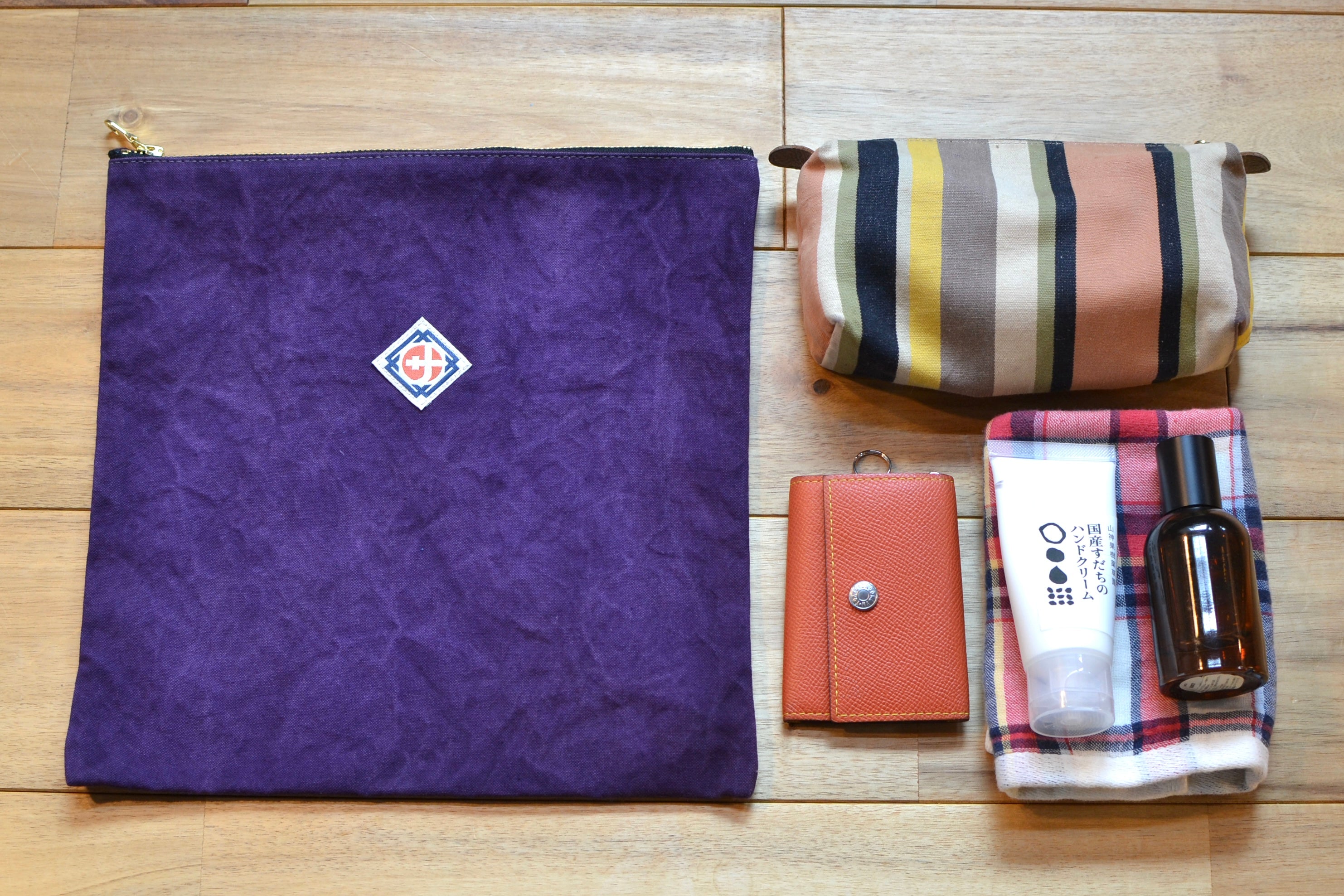 Travel pouch -Logwood-